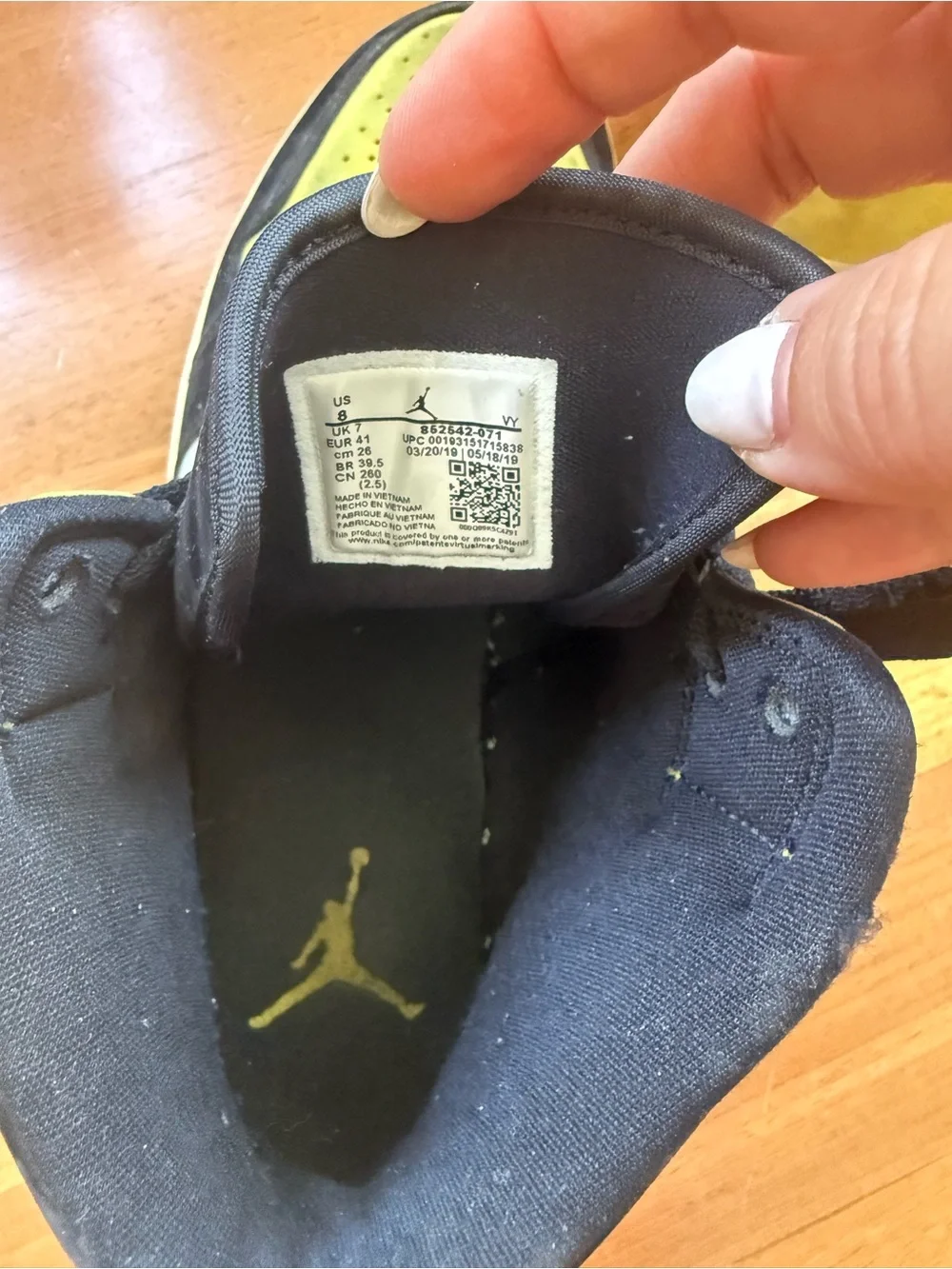 Air Jordan 1 Mid SE 'Yellow Toe' (2019)
